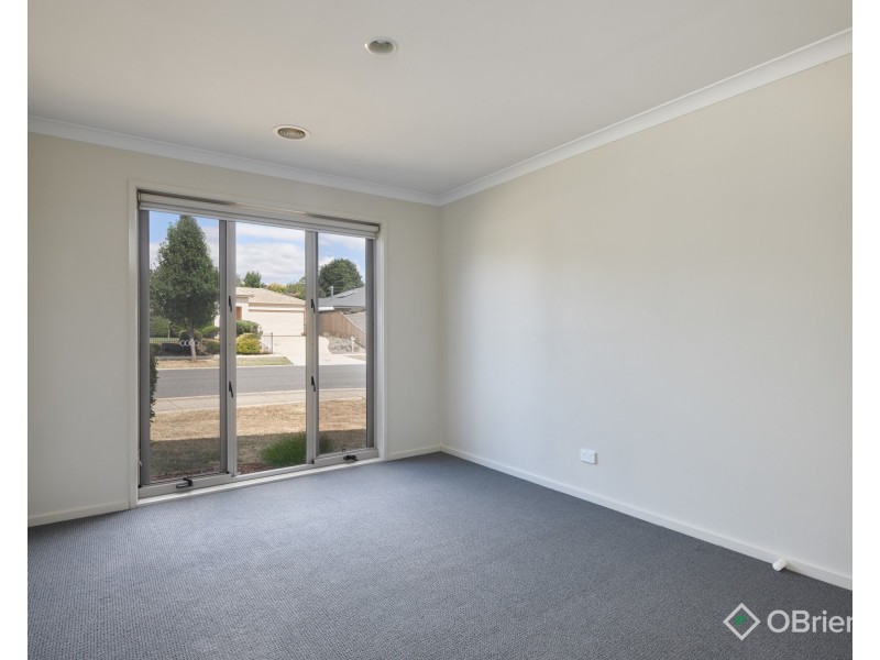 182 Twin Ranges Drive, Warragul VIC 3820
