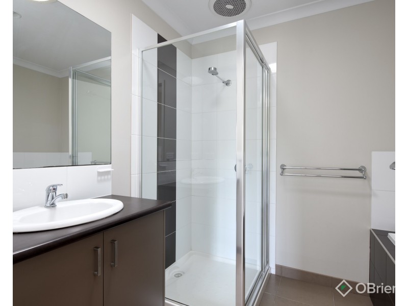 182 Twin Ranges Drive, Warragul VIC 3820