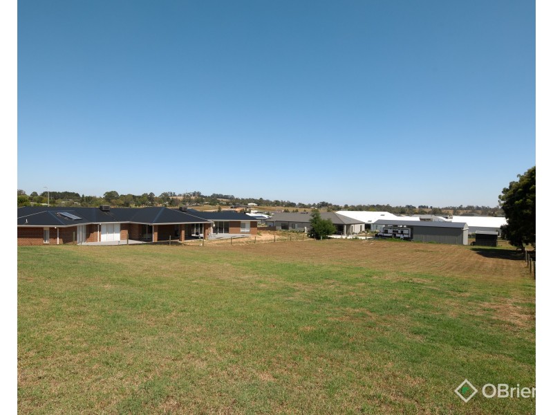 24 Members Drive, Drouin VIC 3818