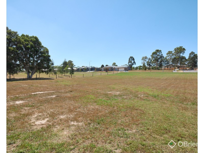 24 Members Drive, Drouin VIC 3818