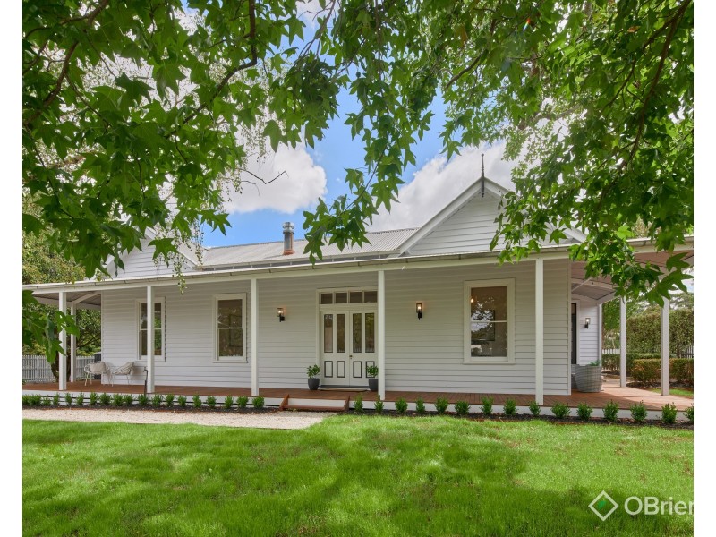 1 Charlwood Court, Drouin VIC 3818