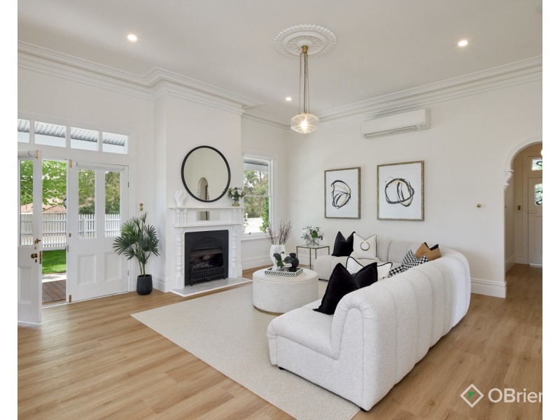 1 Charlwood Court, Drouin VIC 3818