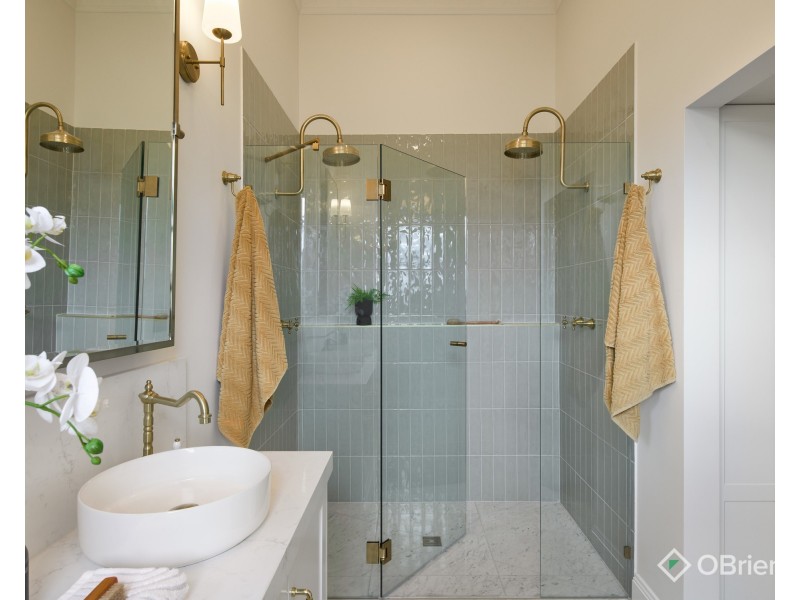 1 Charlwood Court, Drouin VIC 3818