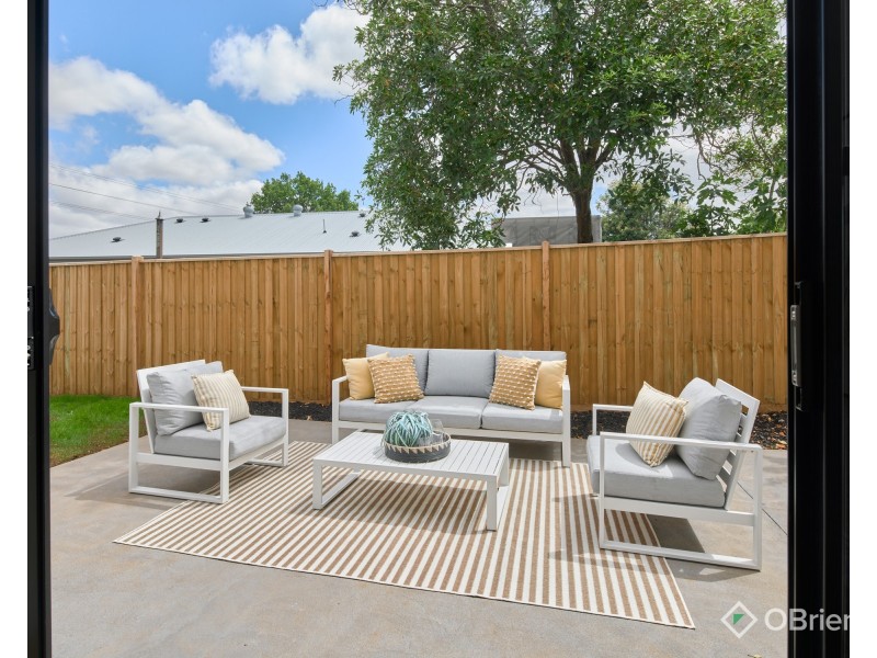 1 Charlwood Court, Drouin VIC 3818