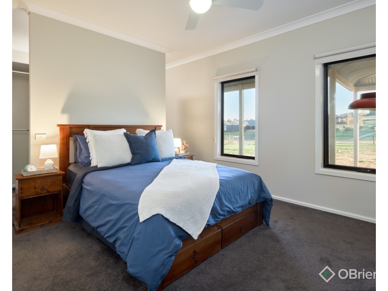 17 Drovers Close, Drouin VIC 3818