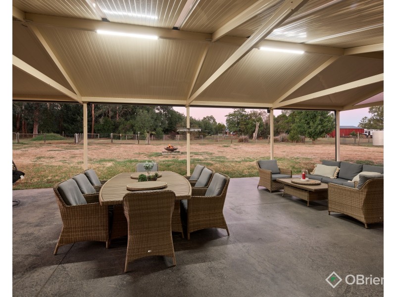 17 Drovers Close, Drouin VIC 3818