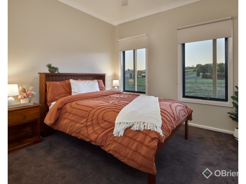 17 Drovers Close, Drouin VIC 3818