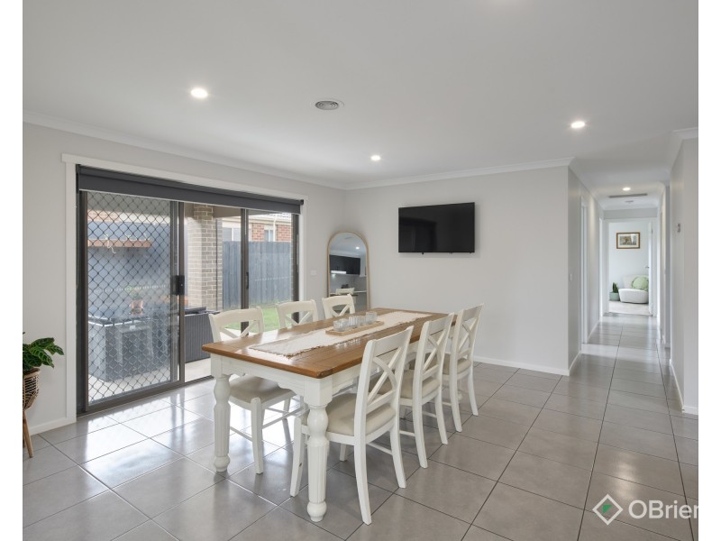 8 Gaslight Street, Longwarry VIC 3816