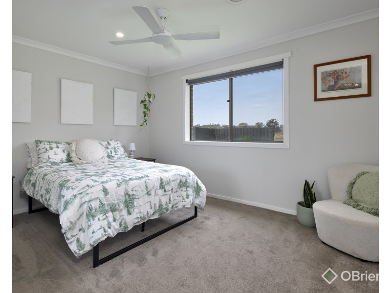 8 Gaslight Street, Longwarry VIC 3816