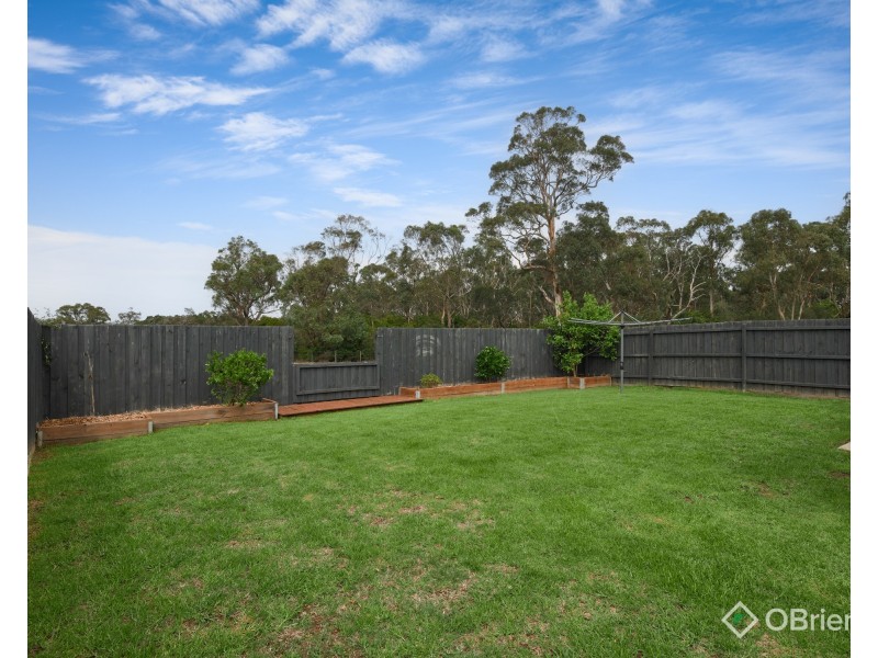 8 Gaslight Street, Longwarry VIC 3816