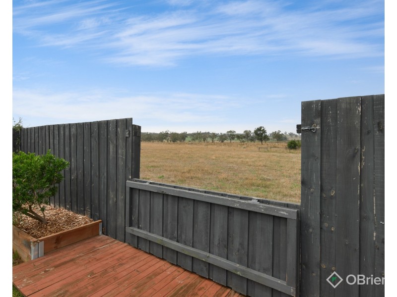 8 Gaslight Street, Longwarry VIC 3816