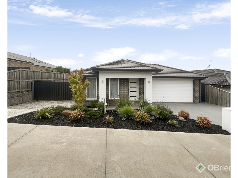 11 Newton Avenue, Warragul VIC 3820
