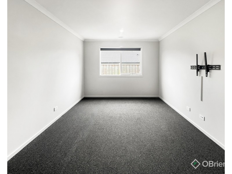 11 Newton Avenue, Warragul VIC 3820