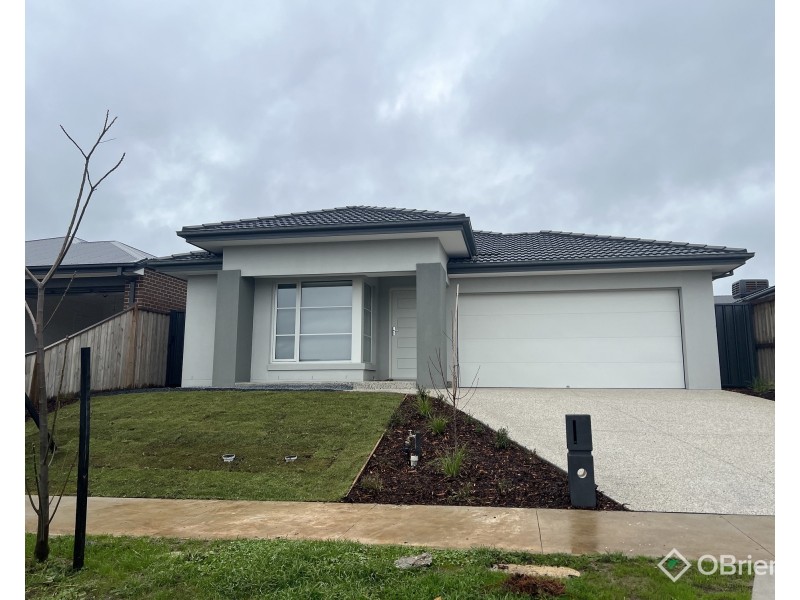6 Snows Hill Avenue, Warragul VIC 3820