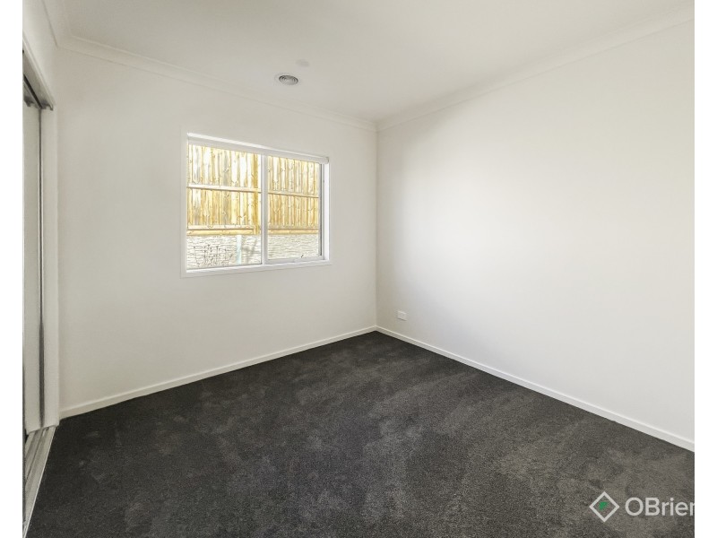 6 Snows Hill Avenue, Warragul VIC 3820