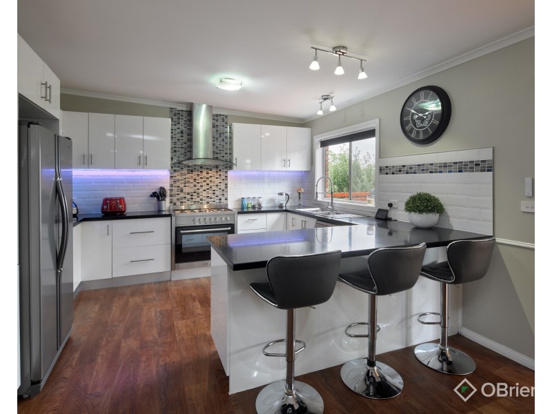 35 Smallburn Avenue, Newborough VIC 3825