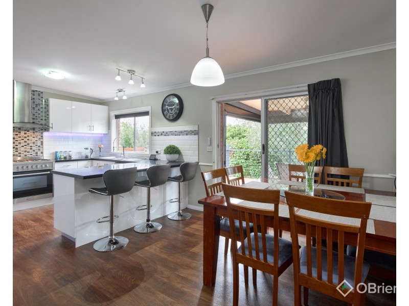 35 Smallburn Avenue, Newborough VIC 3825