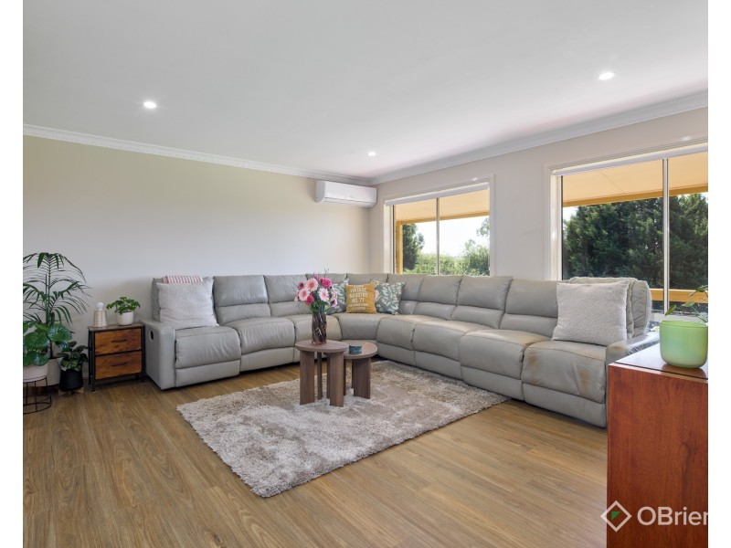 2/4 Larkones Court, Warragul VIC 3820