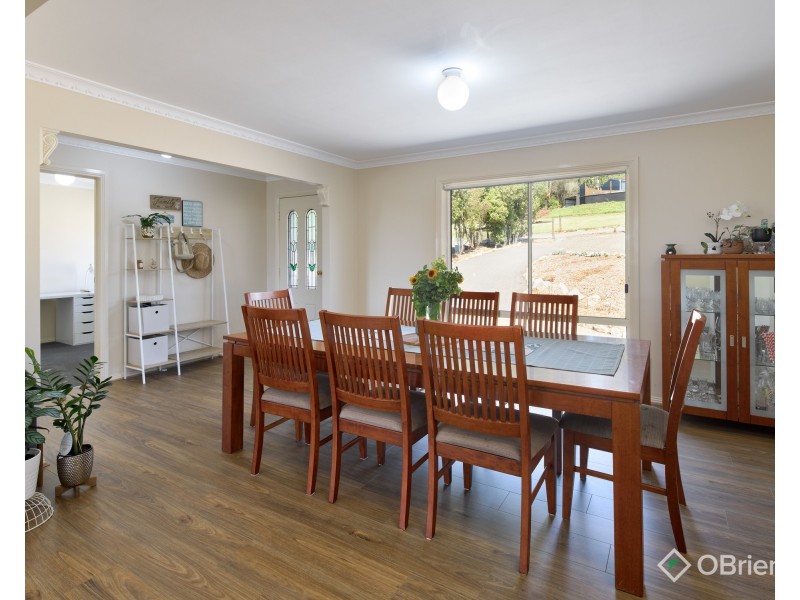 2/4 Larkones Court, Warragul VIC 3820