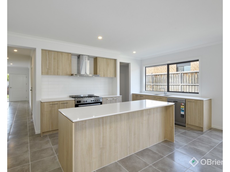 43 Kurrajong Road, Warragul VIC 3820