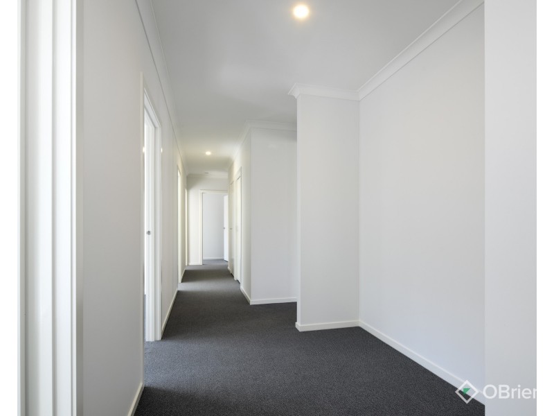 43 Kurrajong Road, Warragul VIC 3820