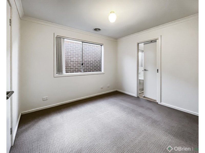 17 Shakespeare Court, Drouin VIC 3818