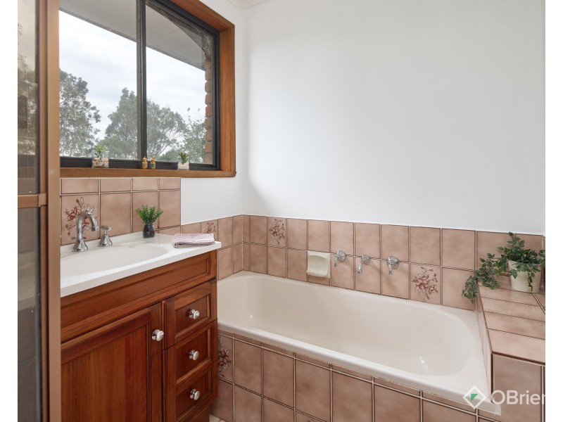 496 Main South Road, Drouin South VIC 3818