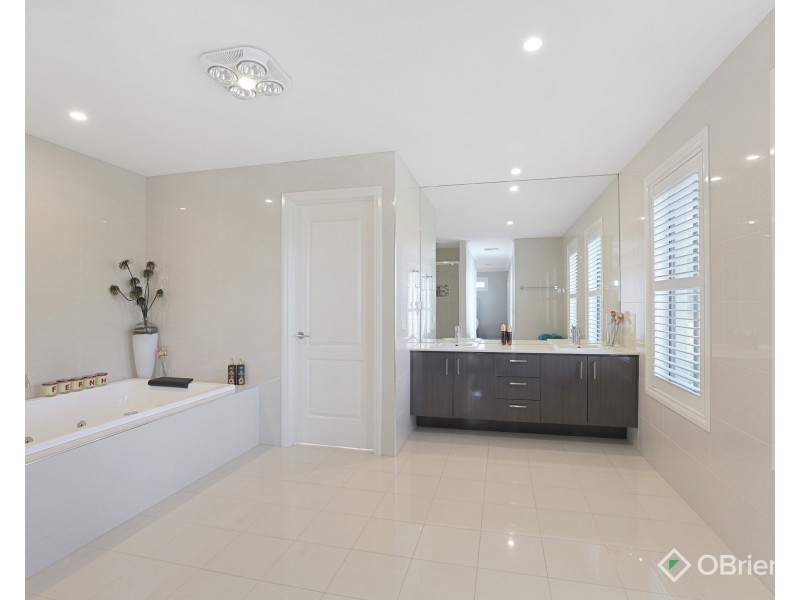 19 Sandstock Drive, Warragul VIC 3820