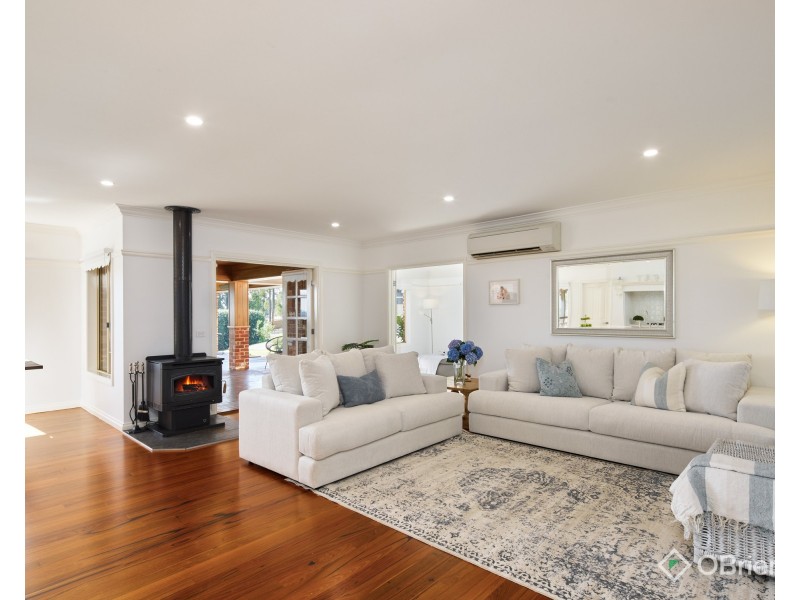 16 Patison Court, Drouin VIC 3818