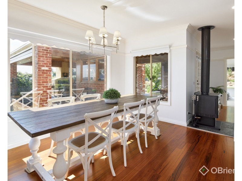 16 Patison Court, Drouin VIC 3818