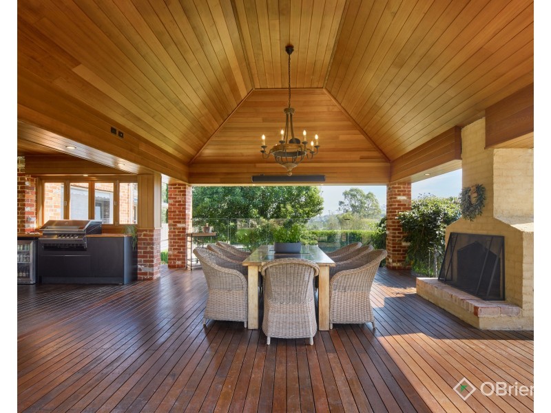 16 Patison Court, Drouin VIC 3818