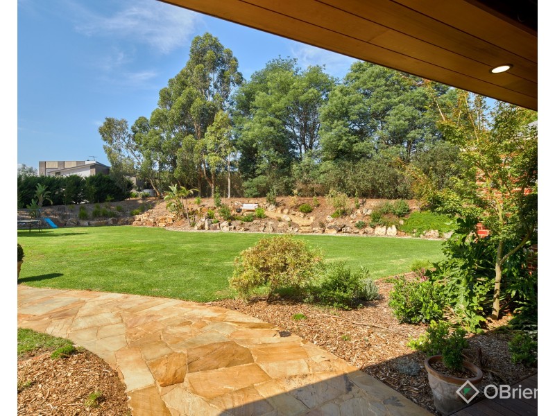 16 Patison Court, Drouin VIC 3818