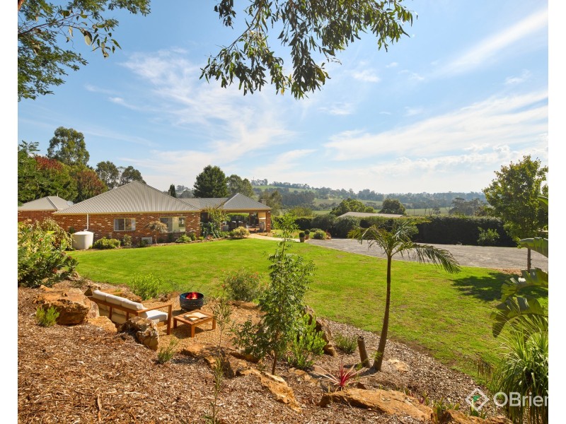 16 Patison Court, Drouin VIC 3818