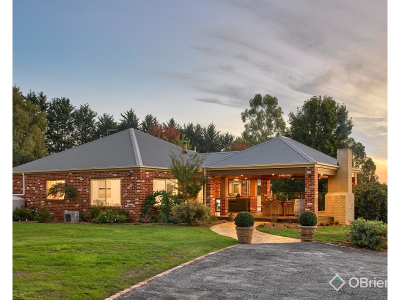 16 Patison Court, Drouin VIC 3818