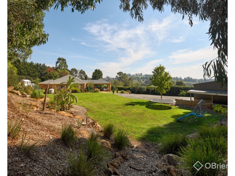 16 Patison Court, Drouin VIC 3818