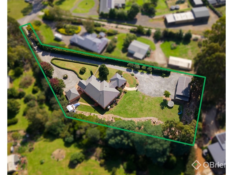 16 Patison Court, Drouin VIC 3818