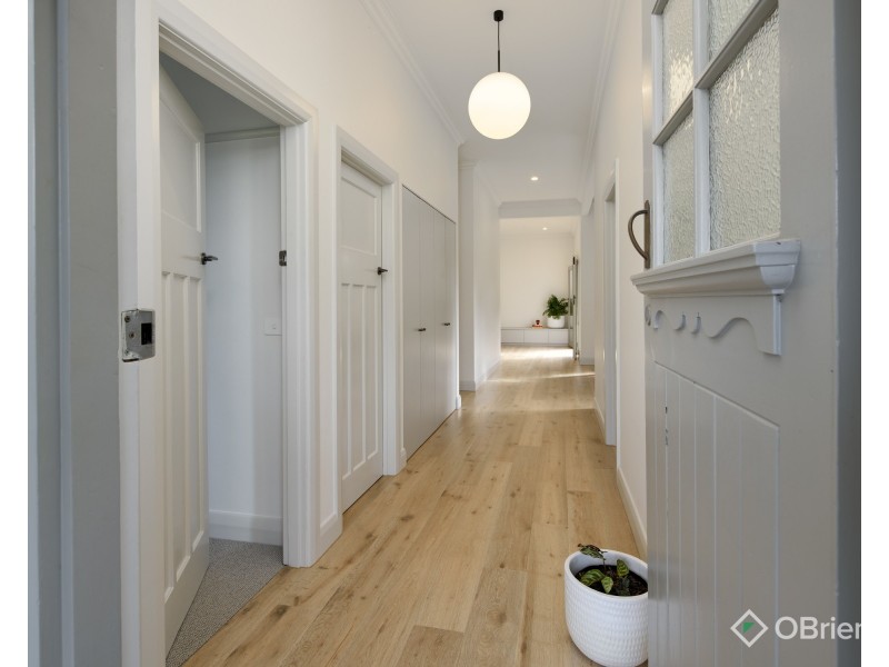 17 Hallyburton Grove, Warragul VIC 3820