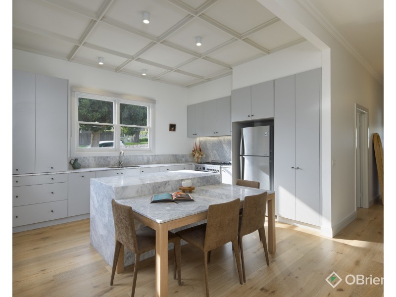 17 Hallyburton Grove, Warragul VIC 3820