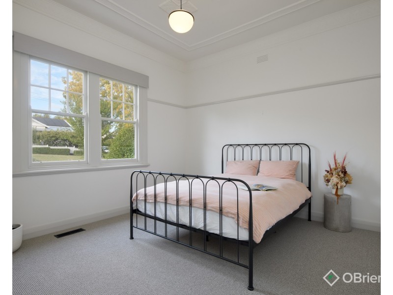 17 Hallyburton Grove, Warragul VIC 3820