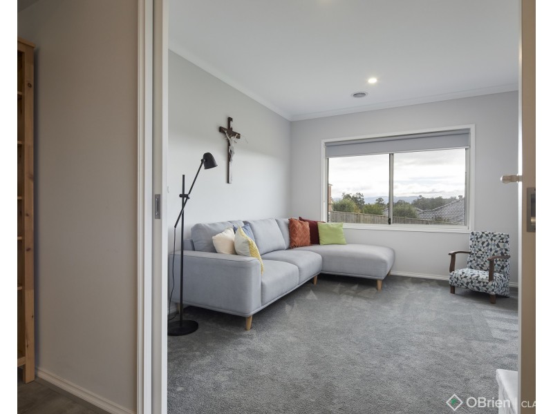 25 Jackson Drive, Drouin VIC 3818