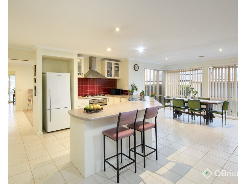 2 Toorongo Street, Drouin VIC 3818