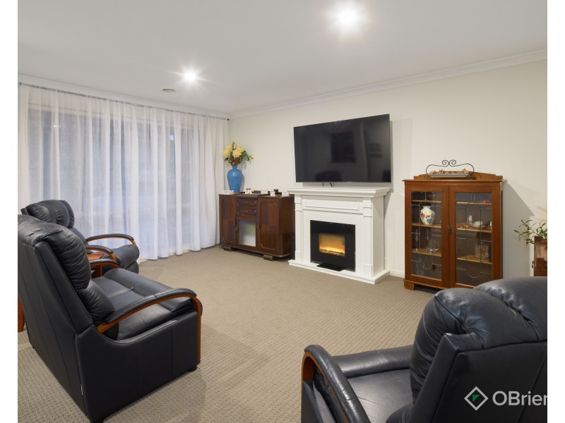 34 Kensington Square, Drouin VIC 3818