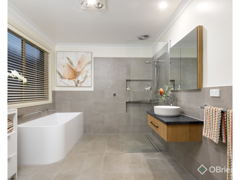 34 Kensington Square, Drouin VIC 3818