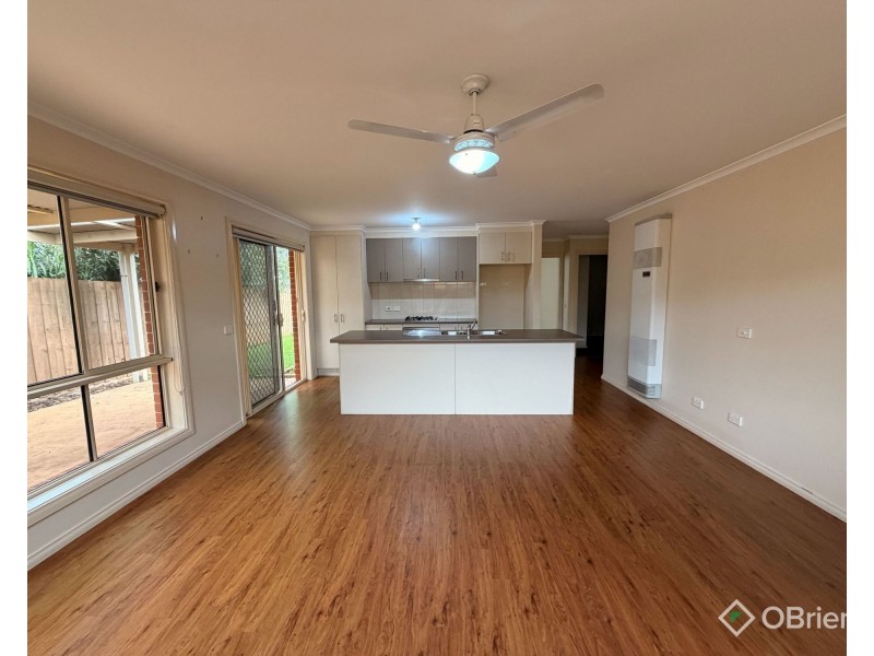 2/19 Kraft Crescent, Drouin VIC 3818