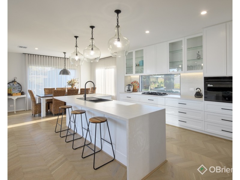 30 Kingston Heath Drive, Drouin VIC 3818