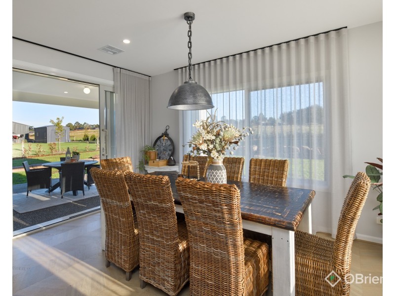 30 Kingston Heath Drive, Drouin VIC 3818