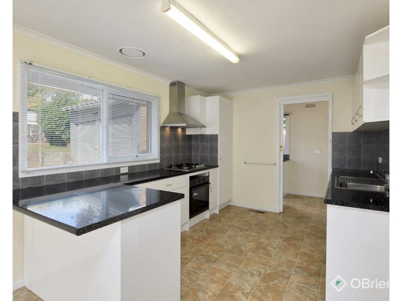 6 Russell Street, Drouin VIC 3818