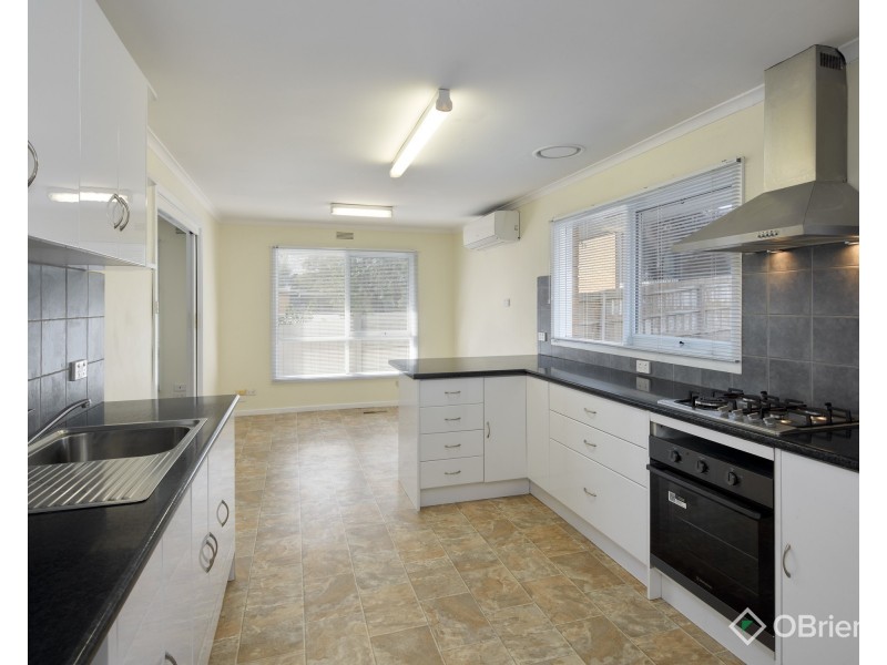 6 Russell Street, Drouin VIC 3818