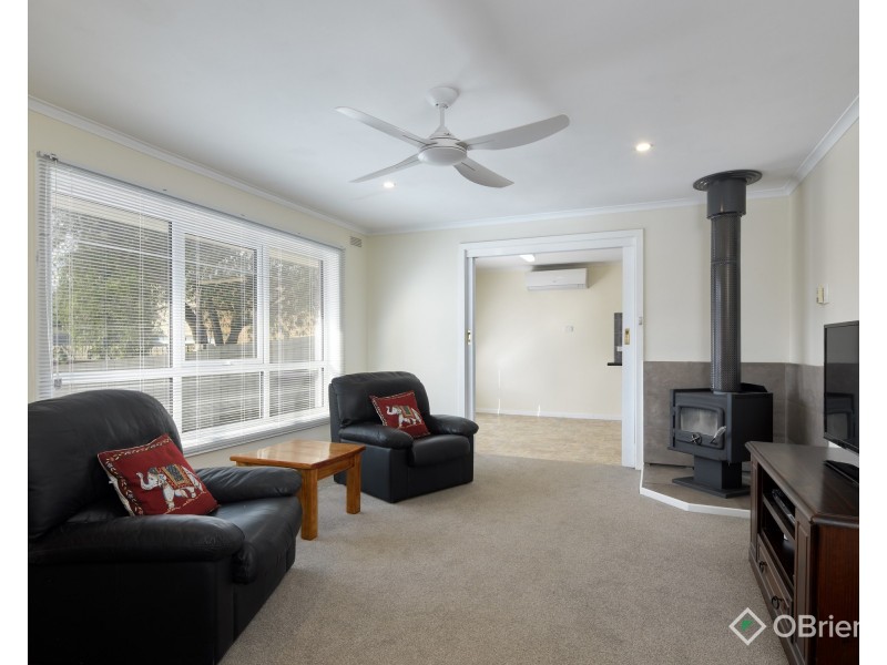 6 Russell Street, Drouin VIC 3818