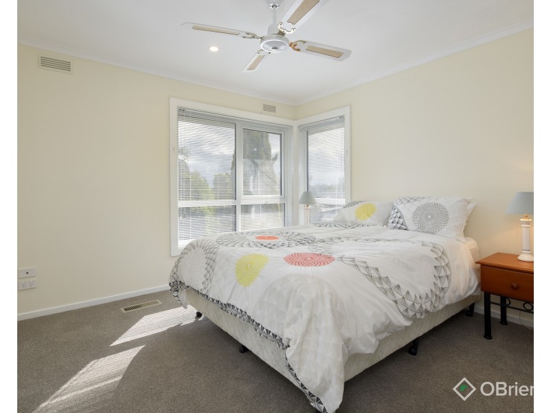 6 Russell Street, Drouin VIC 3818